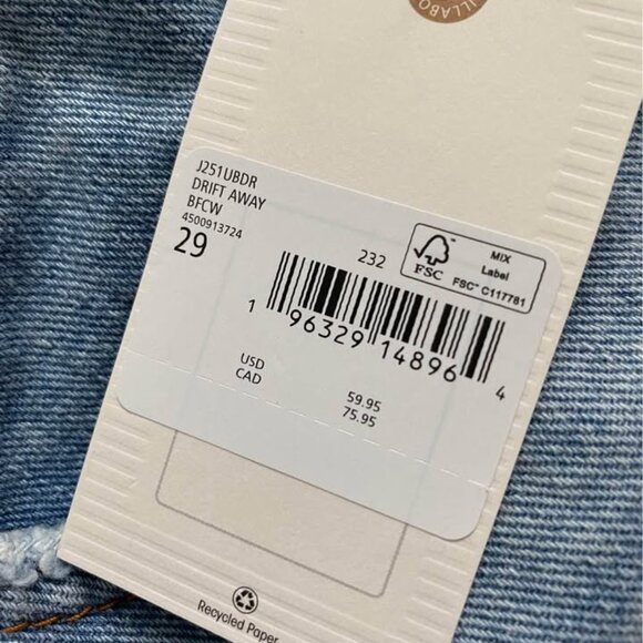 NWT Size 29 women's Billabong jean shorts - Picture 3 of 4